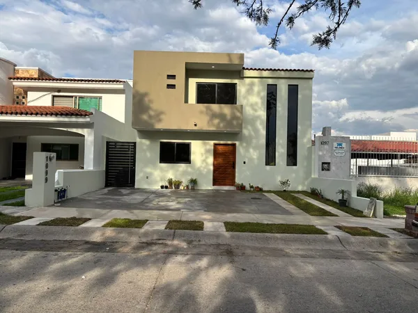 Proyecto arquitectónico — Mica Estudio